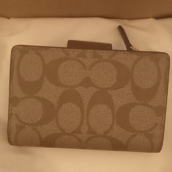 Coach khaki saddle 2 wallet - Picture 2 of 7